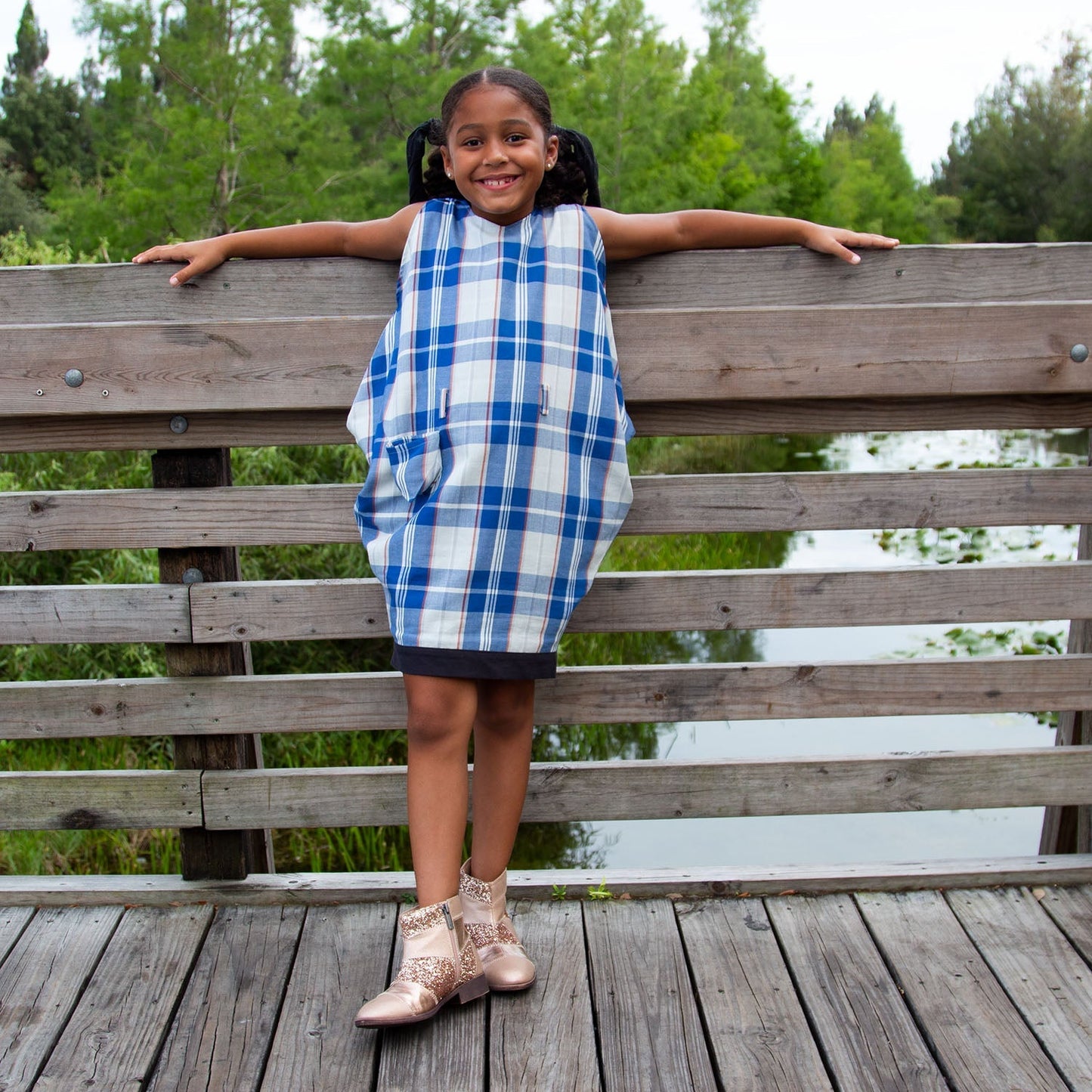 Blue and White Girls Tartan Dress - pets & baby productspets & baby productsBlue and White Girls Tartan Dress - 24 yrs